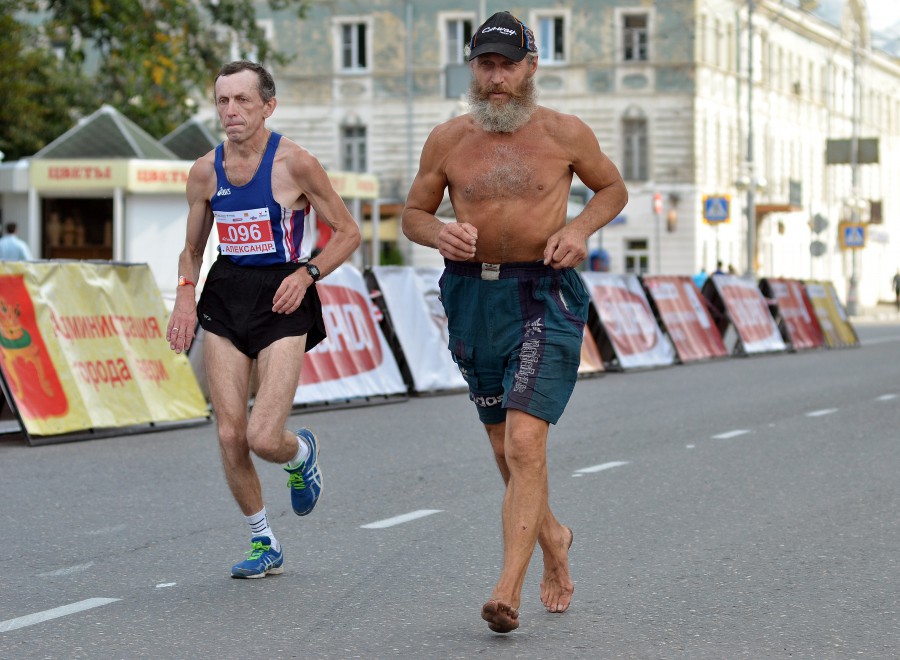 Старый спортсмен бежит