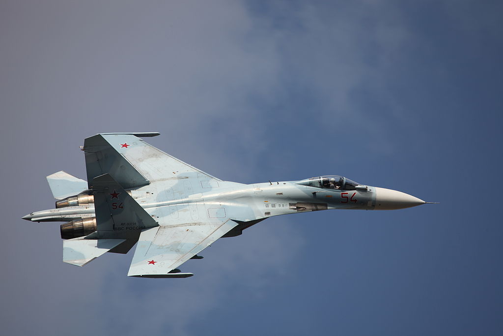 Лётчики из Тверской области уничтожают условного противника в небе над Ладогой