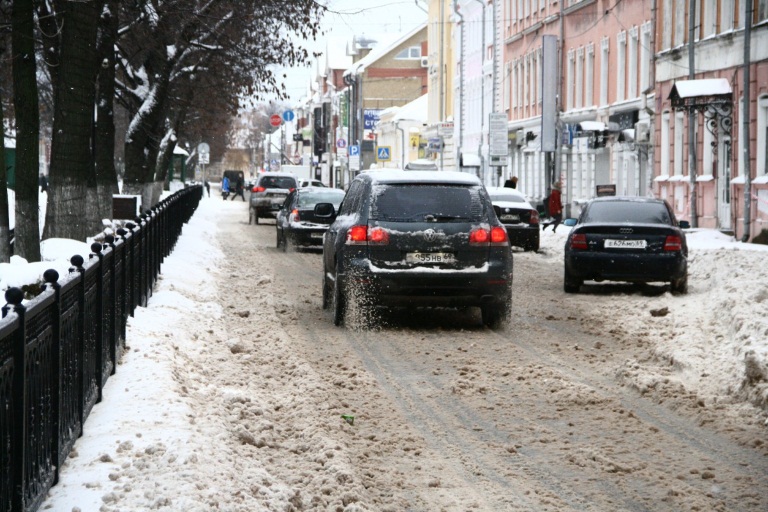 Госавтоинспекция рекомендует тверским водителям готовиться к снегопадам