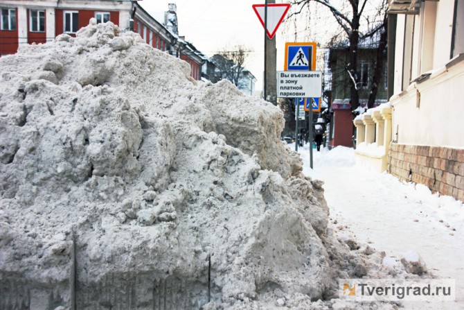 Снег на дорогах Твери