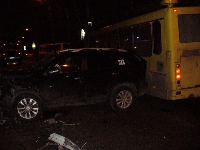 В Кимрах столкнулись автобус и два автомобиля