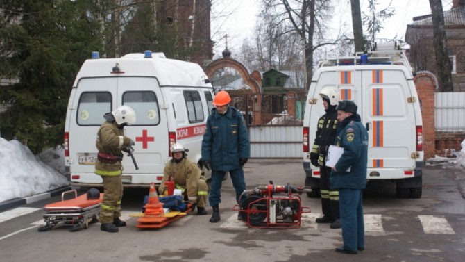 В Ржеве прошли соревнования спасателей по ликвидации последствий ДТП