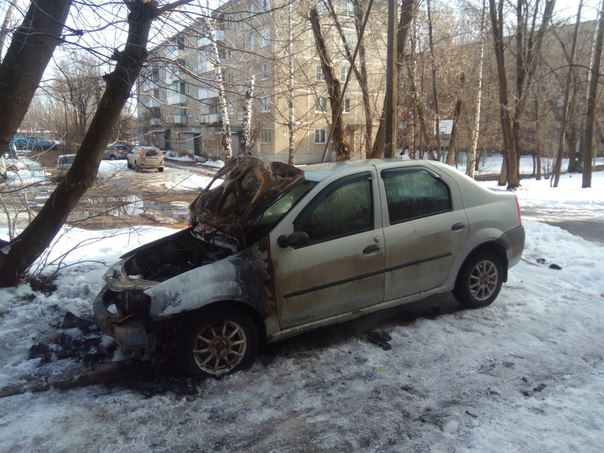 Ночью на проспекте Победы в Твери сгорела легковушка