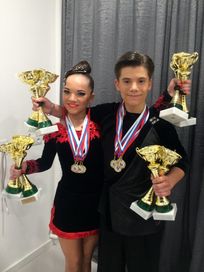 Виктория Курепина и Егор Карпенко с наградами Кубка Олимпа
