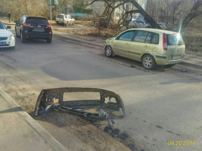 В Твери на тротуаре сбили двух детей