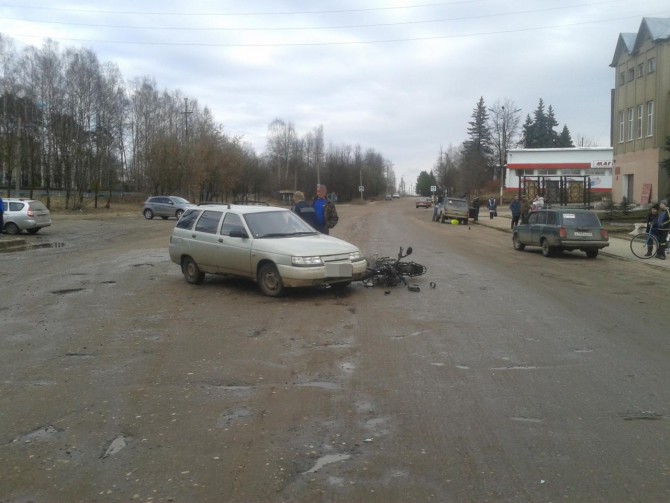 В Максатихе пьяный мотоциклист спровоцировал аварию