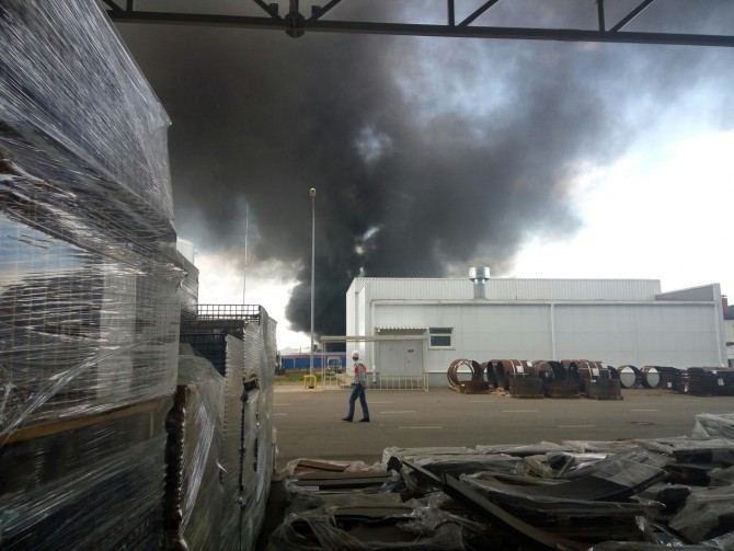 пожар у завода Hitachi