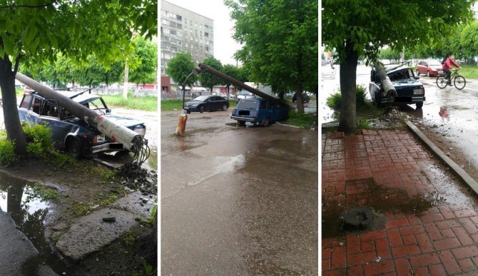 В Твери на машину упал столб