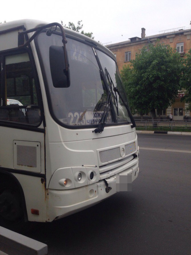 В Твери столкнулись две маршрутки и автобус