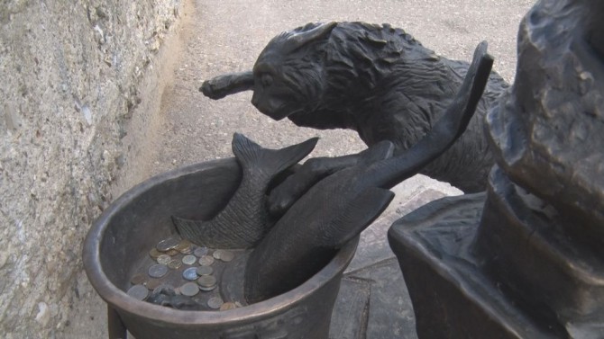 скульптура рыбака