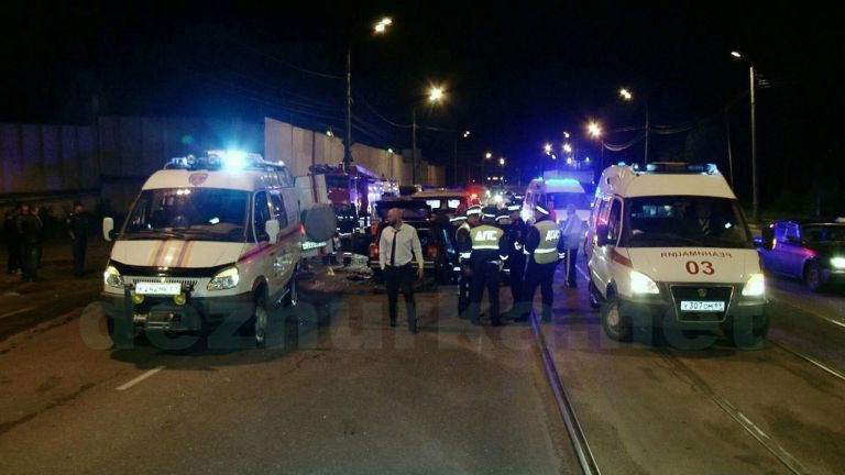 Два человека погибли при столкновении «скорой» и ВАЗа в Твери