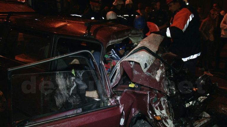 Два человека погибли при столкновении «скорой» и ВАЗа в Твери