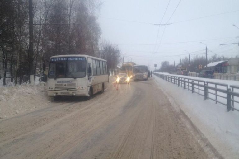 ДТП с маршруткой на улице Паши Савельевой в Твери