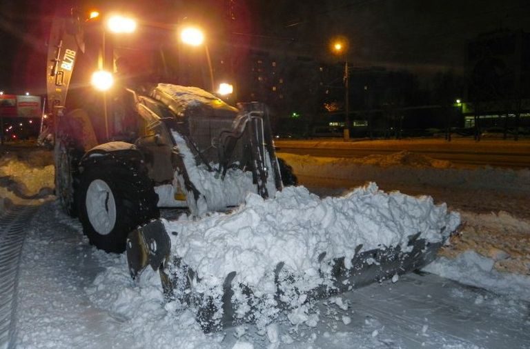 Предприниматель Анар Ильясов расчистил снег