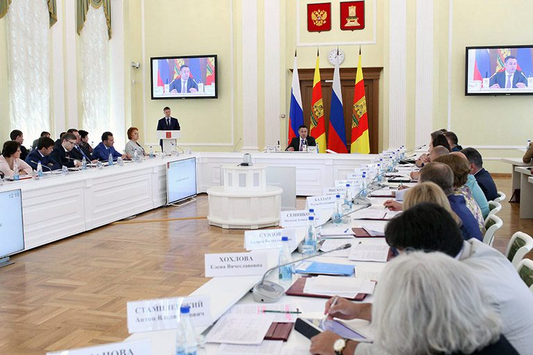 В этом зале заседает правительство Тверской области