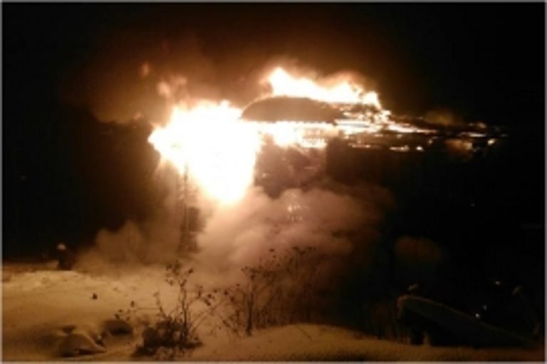 В городе Кимры в пожаре в нежилом доме пострадал человек