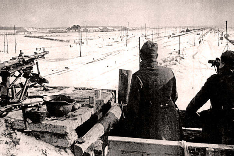 Немецкое боевое охранение рядом на окраине Калинина.