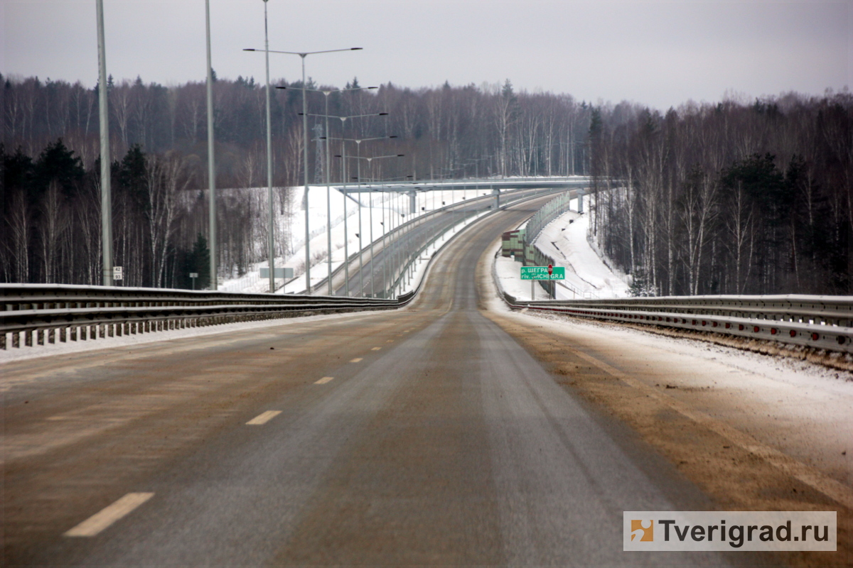 В Тверской области пенсионер попал в реанимацию, перебегая скоростную трассу М-11
