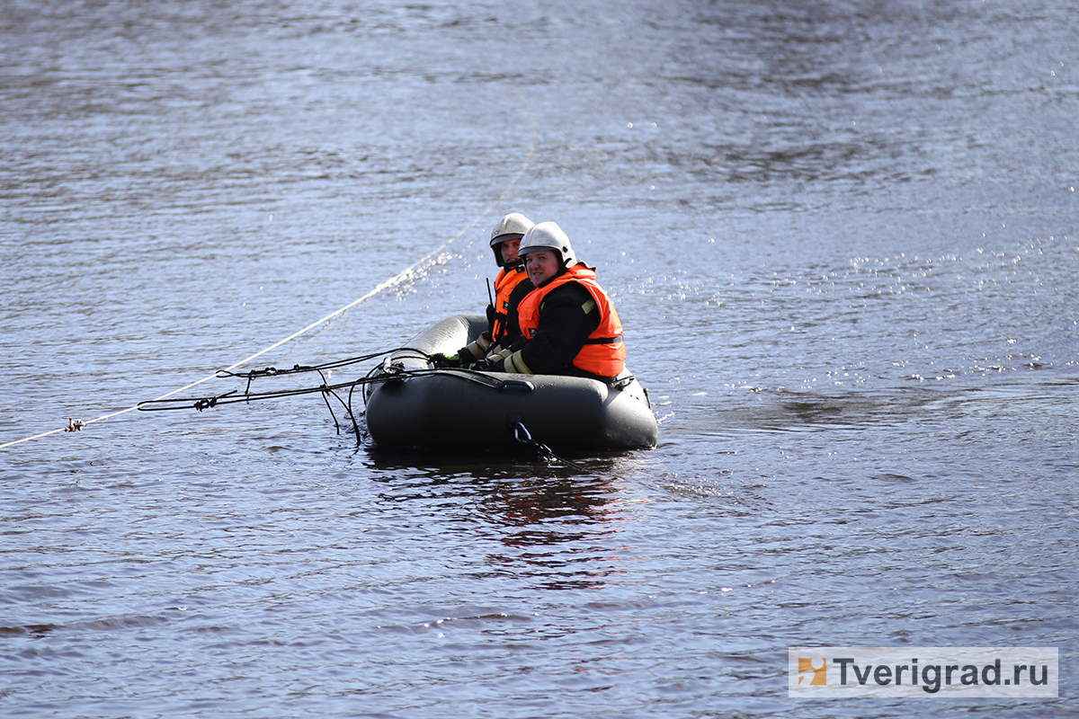 В Бологовском районе в озере обнаружили утопленника