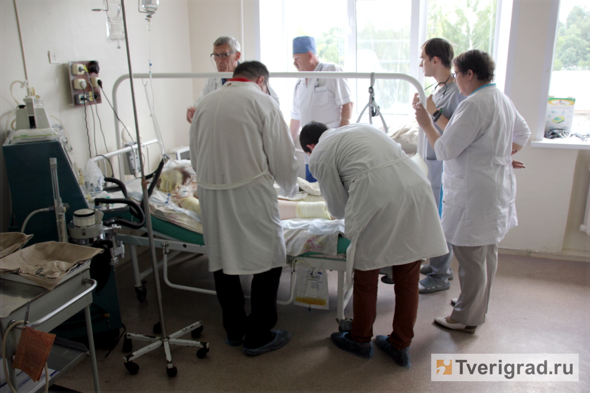 Московские врачи спасли пенсионера, который получил ожоги при попытке завести катер в Тверской области