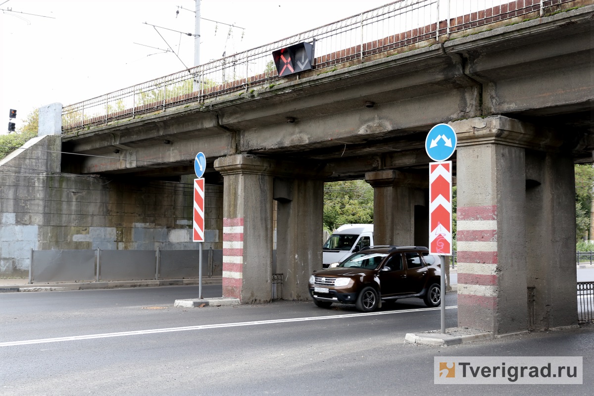 Под путепроводом на Комсомольской площади в Твери ограничат движение транспорта