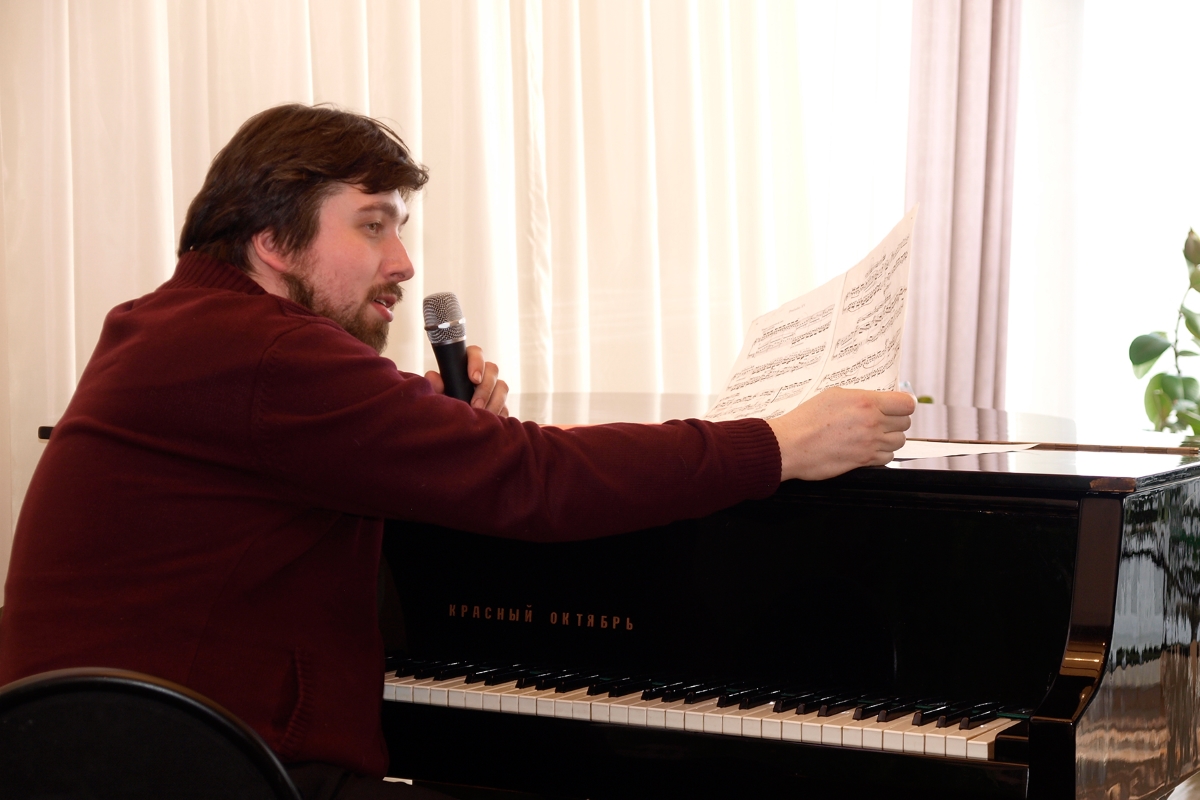 Известный пианист Дмитрий Онищенко провел мастер-класс для детей в Кимрах