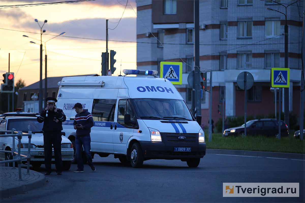 В Твери из-за забытого рюкзака оцепили автобус