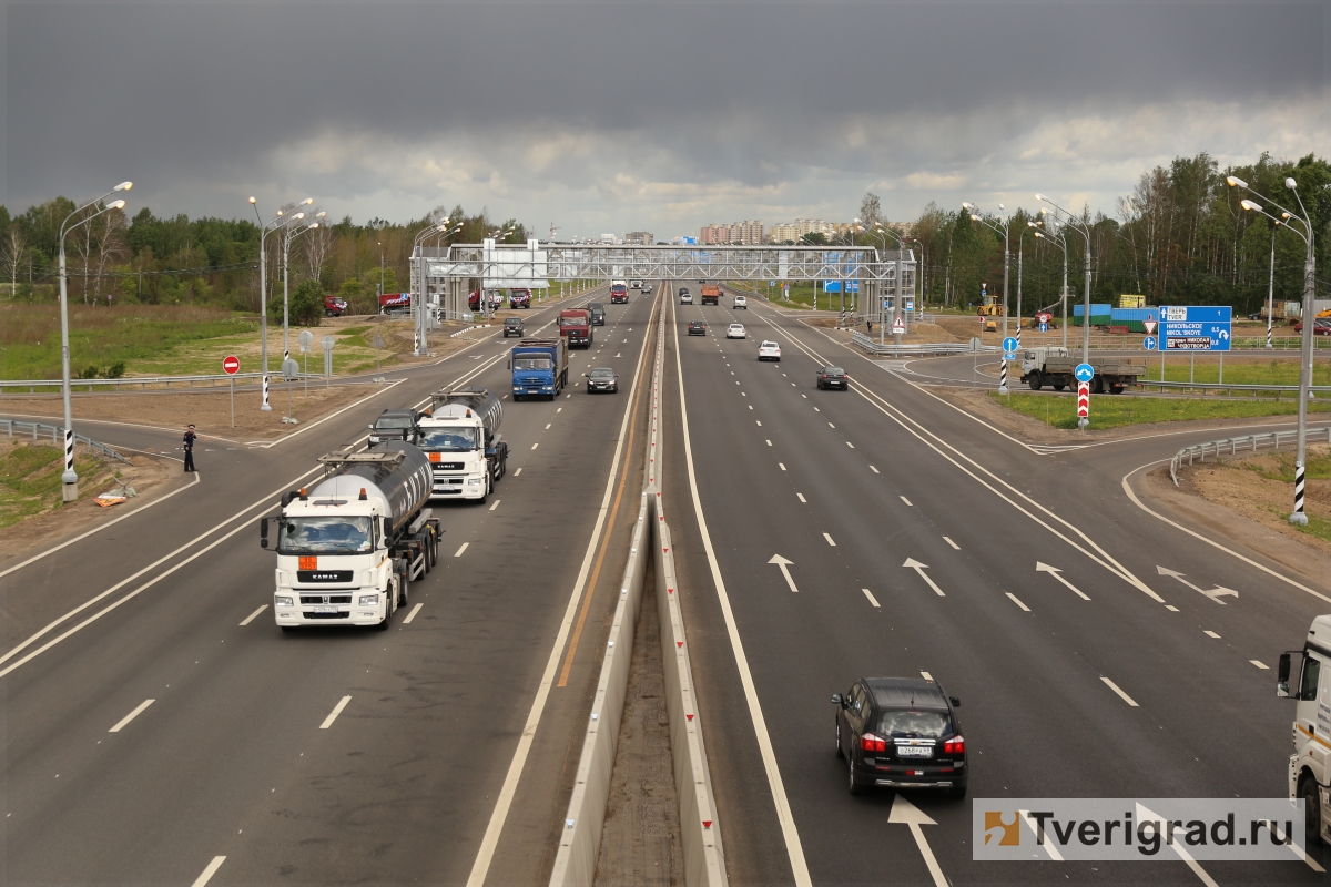 На двух участках трассы М-10 между Тверью и Санкт-Петербургом изменили схему движения