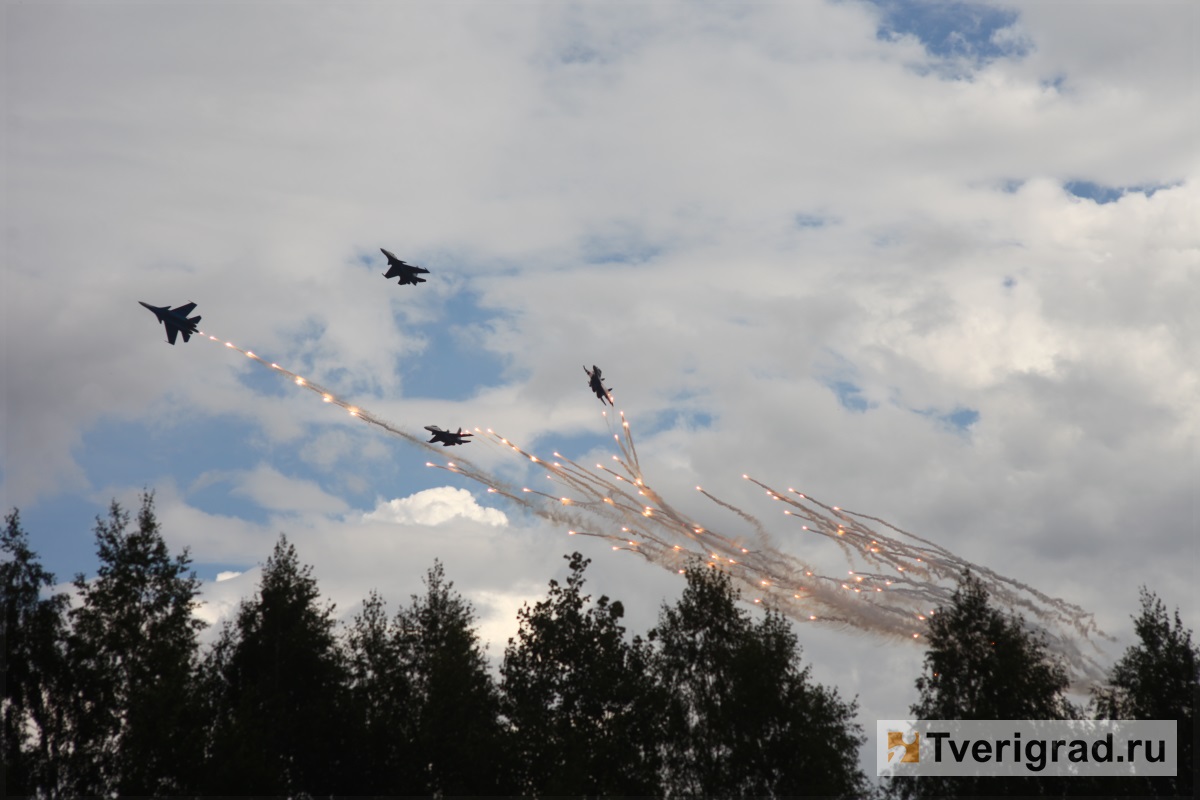 «Русские витязи» возможно не покажут высший пилотаж в небе над «Нашествием» в Тверской области