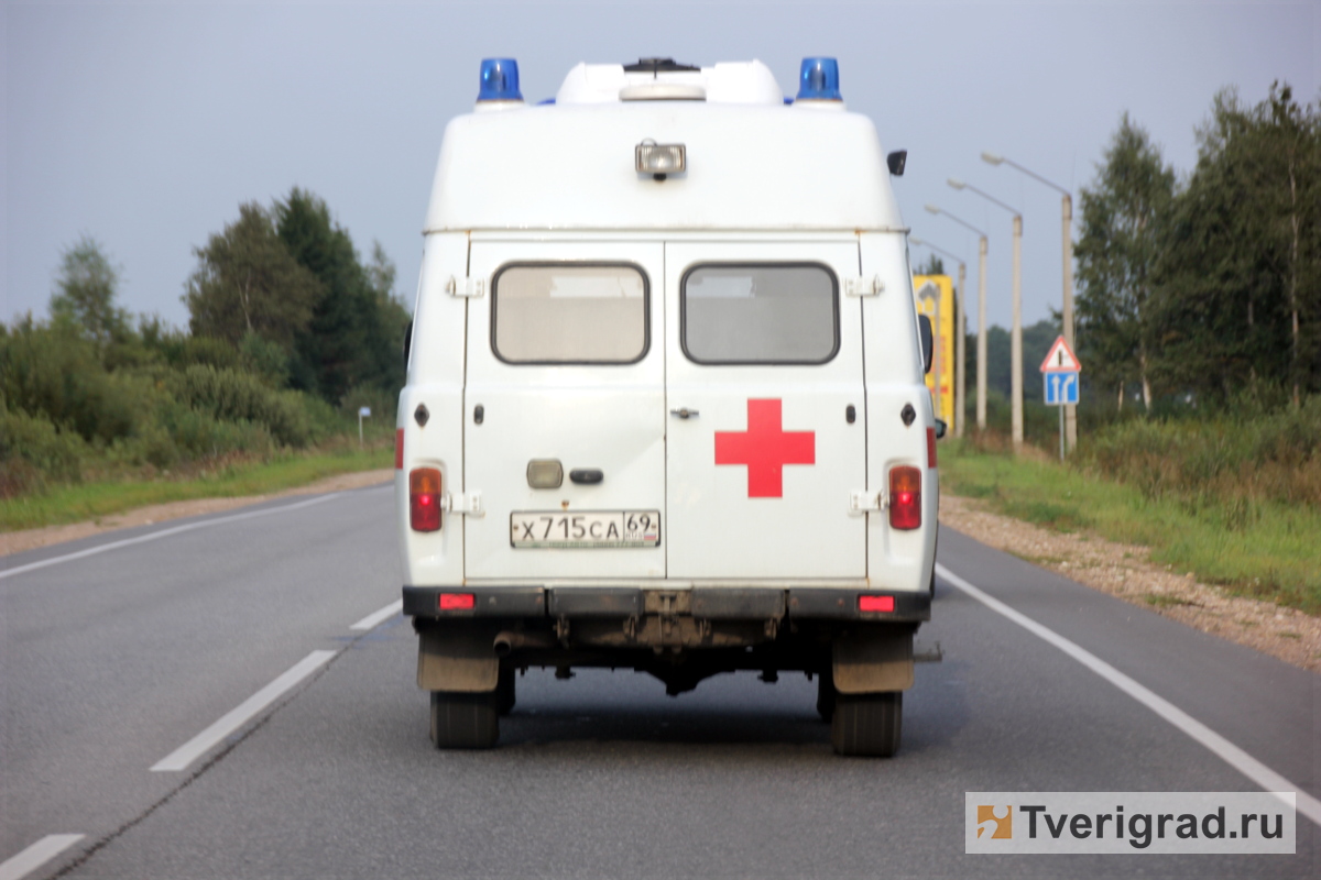 В Ржеве иномарка врезалась в «Оку», пострадала 11-летняя девочка