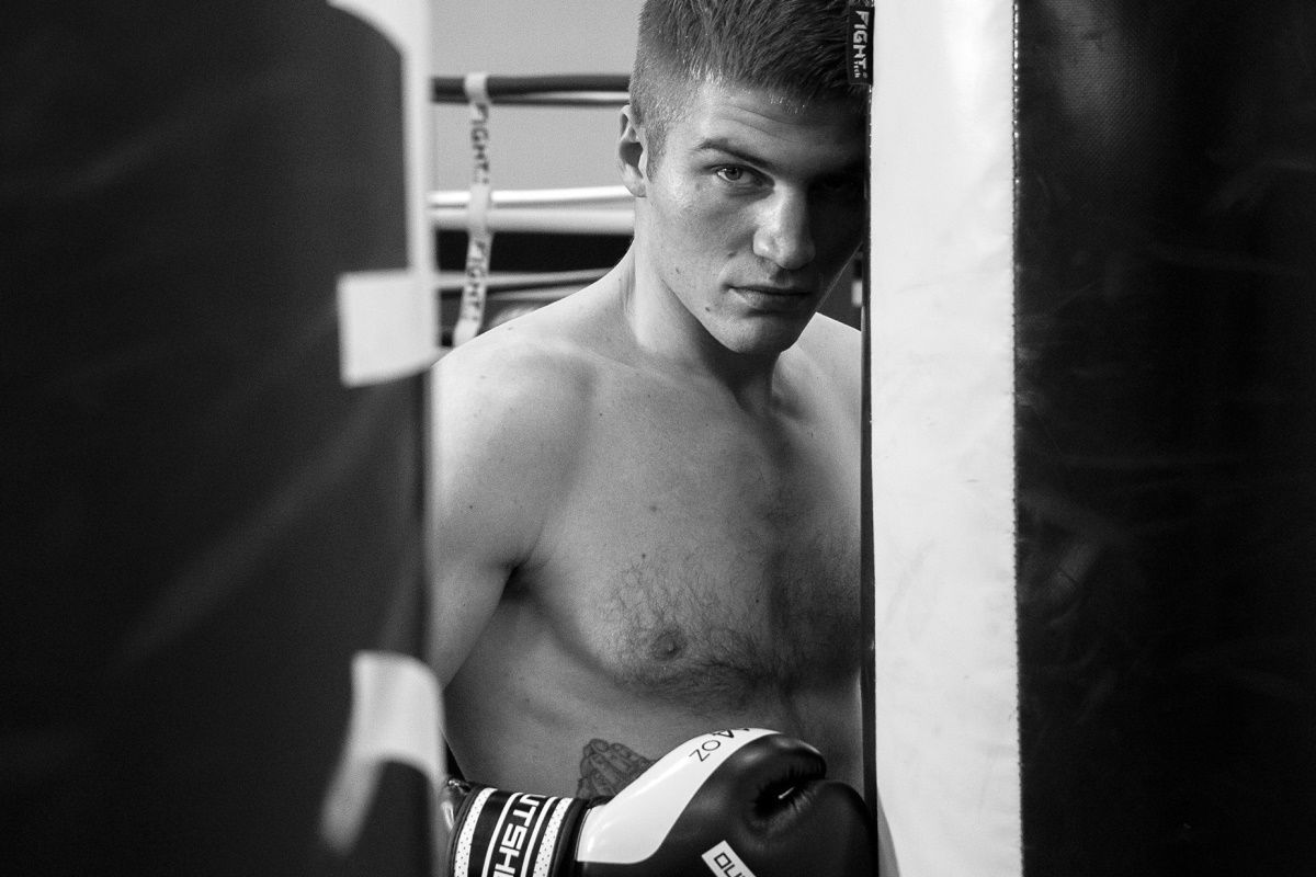 Тверской боксер выиграл свой первый бой на профессиональном ринге