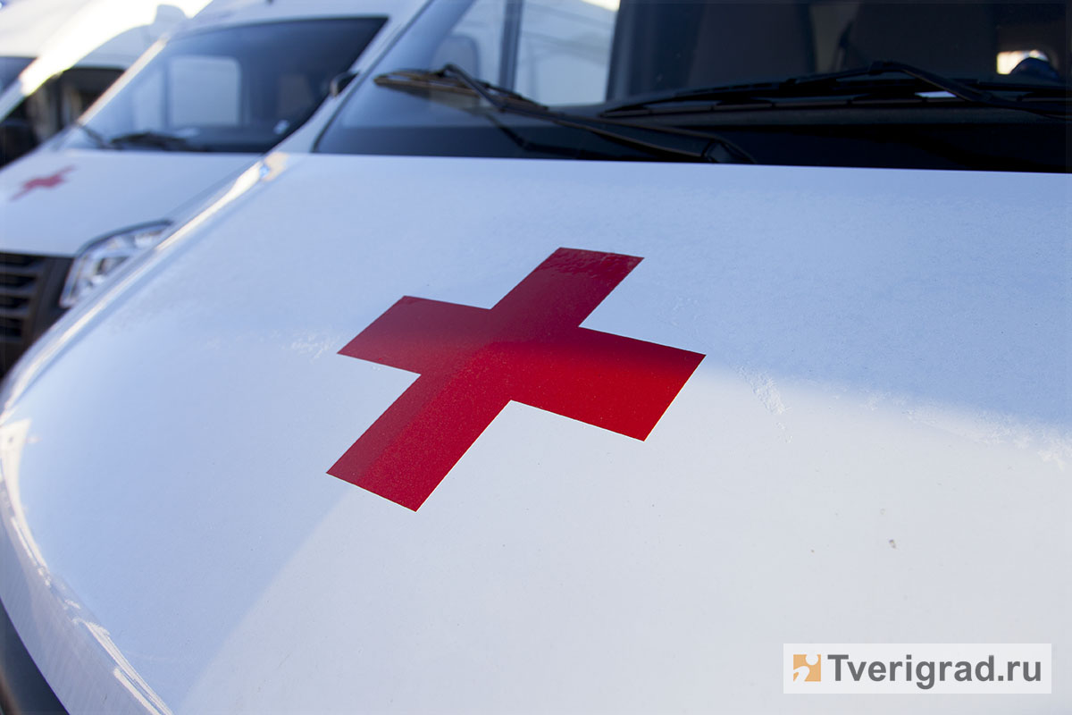 В Лихославльском районе пожилой водитель скутера получил травмы в ДТП с иномаркой