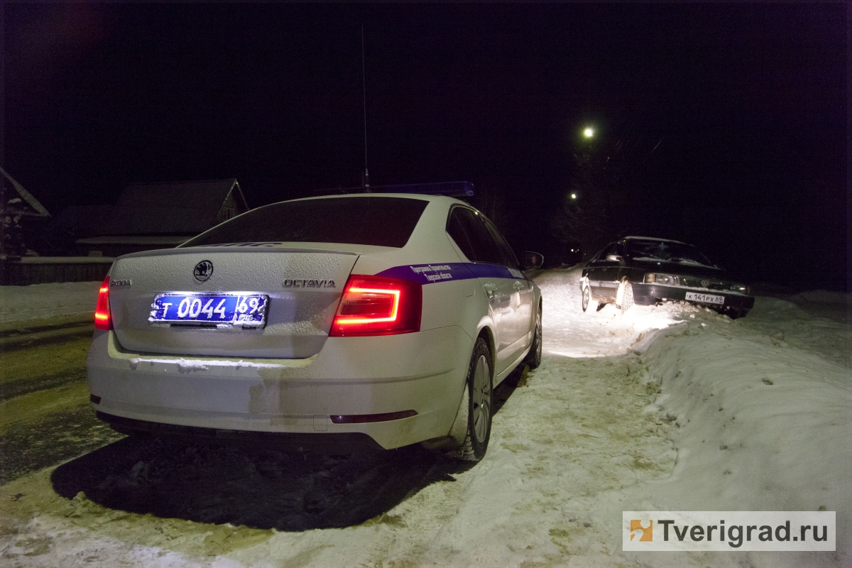 В Тверской области автомобиль вылетел в кювет: водитель пострадал