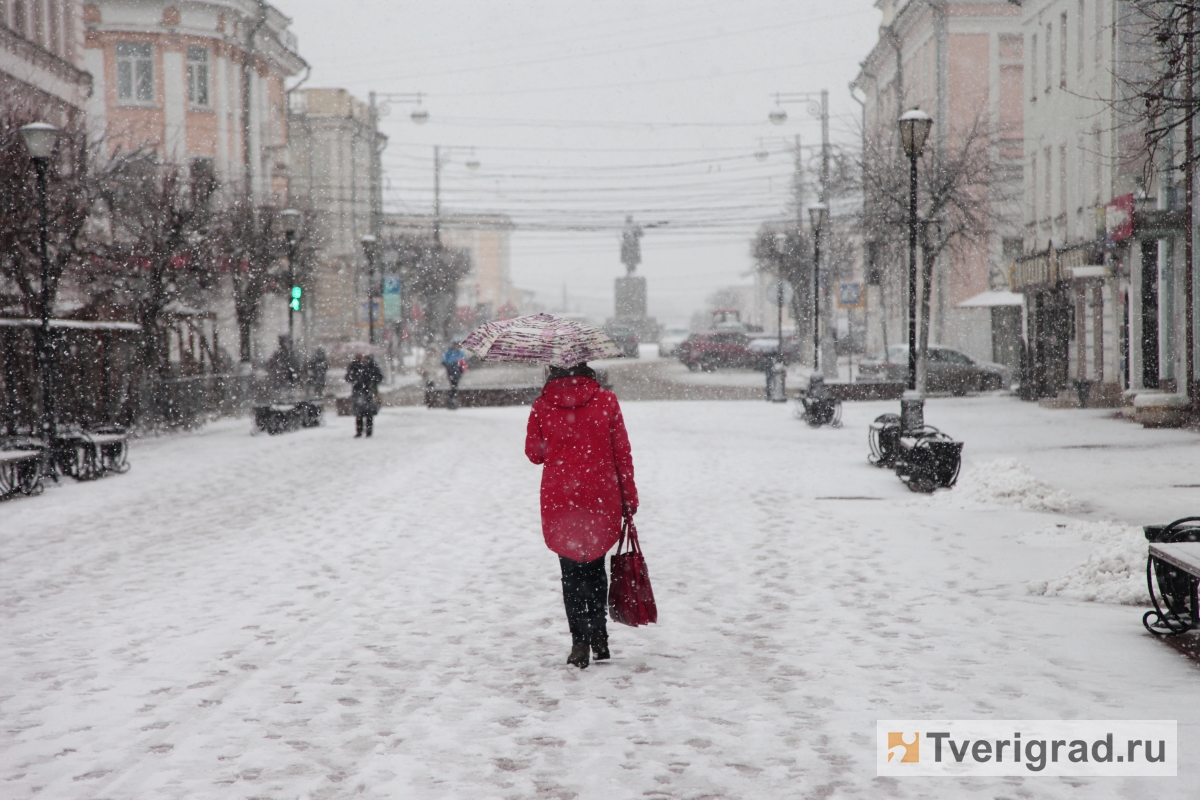 Выходные в Твери будут снежными: в регионе объявлен «жёлтый» уровень погодной опасности