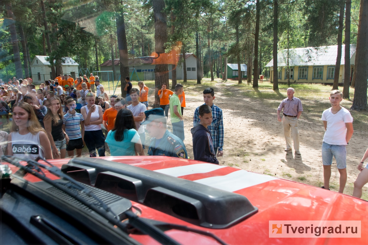В Тверской области детей эвакуировали из летнего лагеря