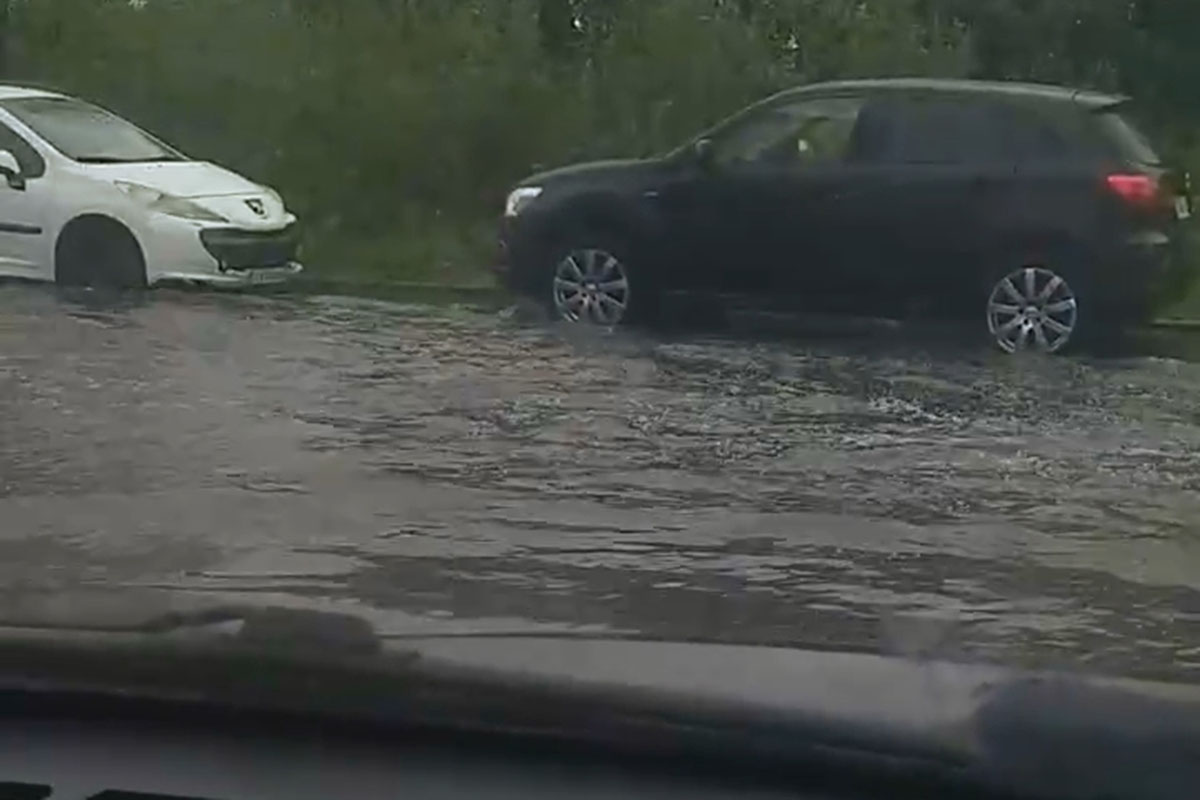 В Твери после воскресного дождя затопило микрорайон Радужный