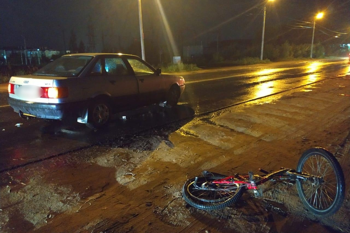 Пьяный велосипедист был сбит Audi на улице Шишкова в Твери
