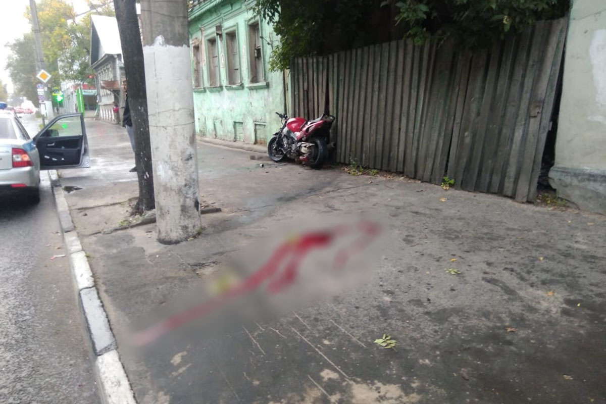 В Твери мотоциклист получил тяжелые травмы в ДТП на улице Софьи Перовской
