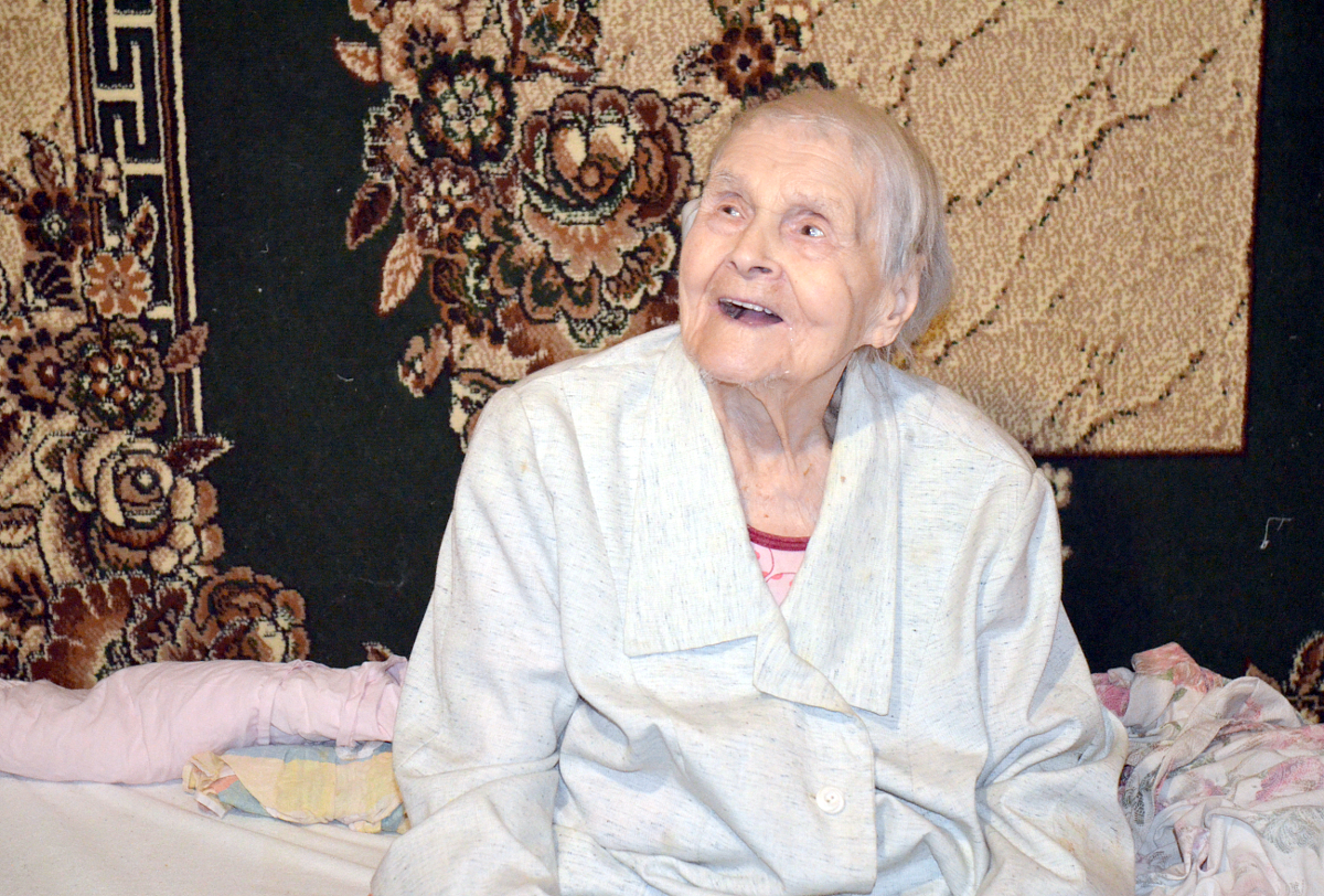 Бабушки-долгожители празднуют дни рождения в Тверской области