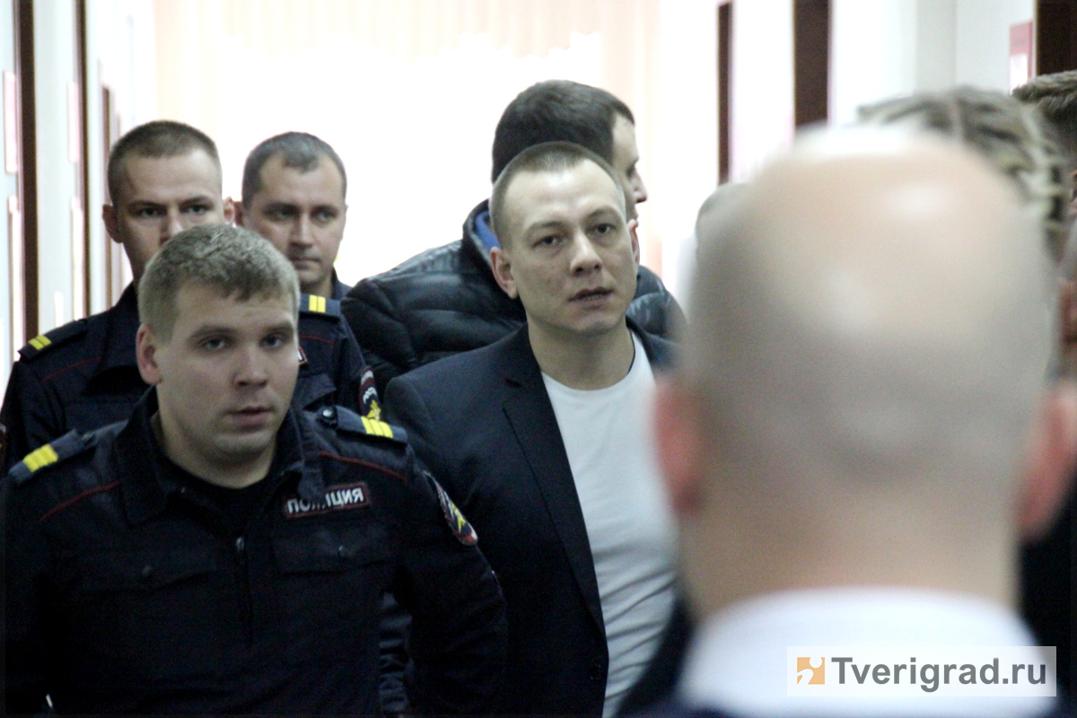 Суд над коллекторами в Твери: потерпевший пришел с телохранителем, а родня подсудимых заявила, что корреспондент Tverigrad.ru «украл у них полгода жизни»
