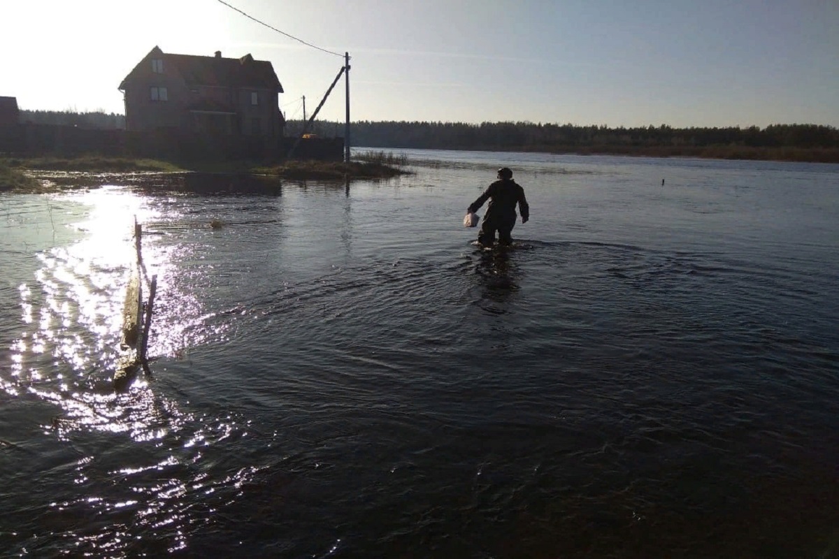 Деревня в Тверской области уходит под воду