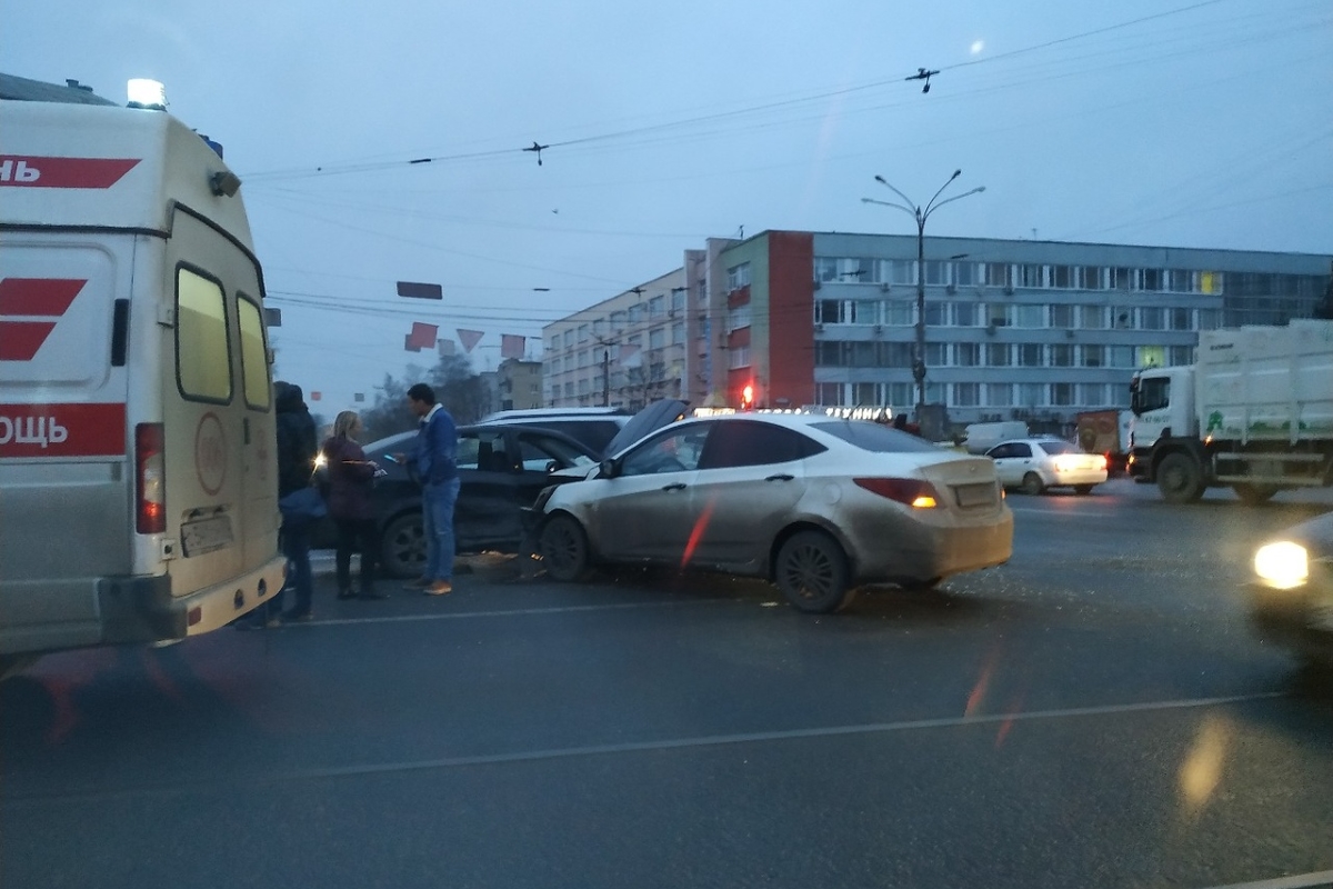 Два ребёнка и женщина пострадали в ДТП в Твери