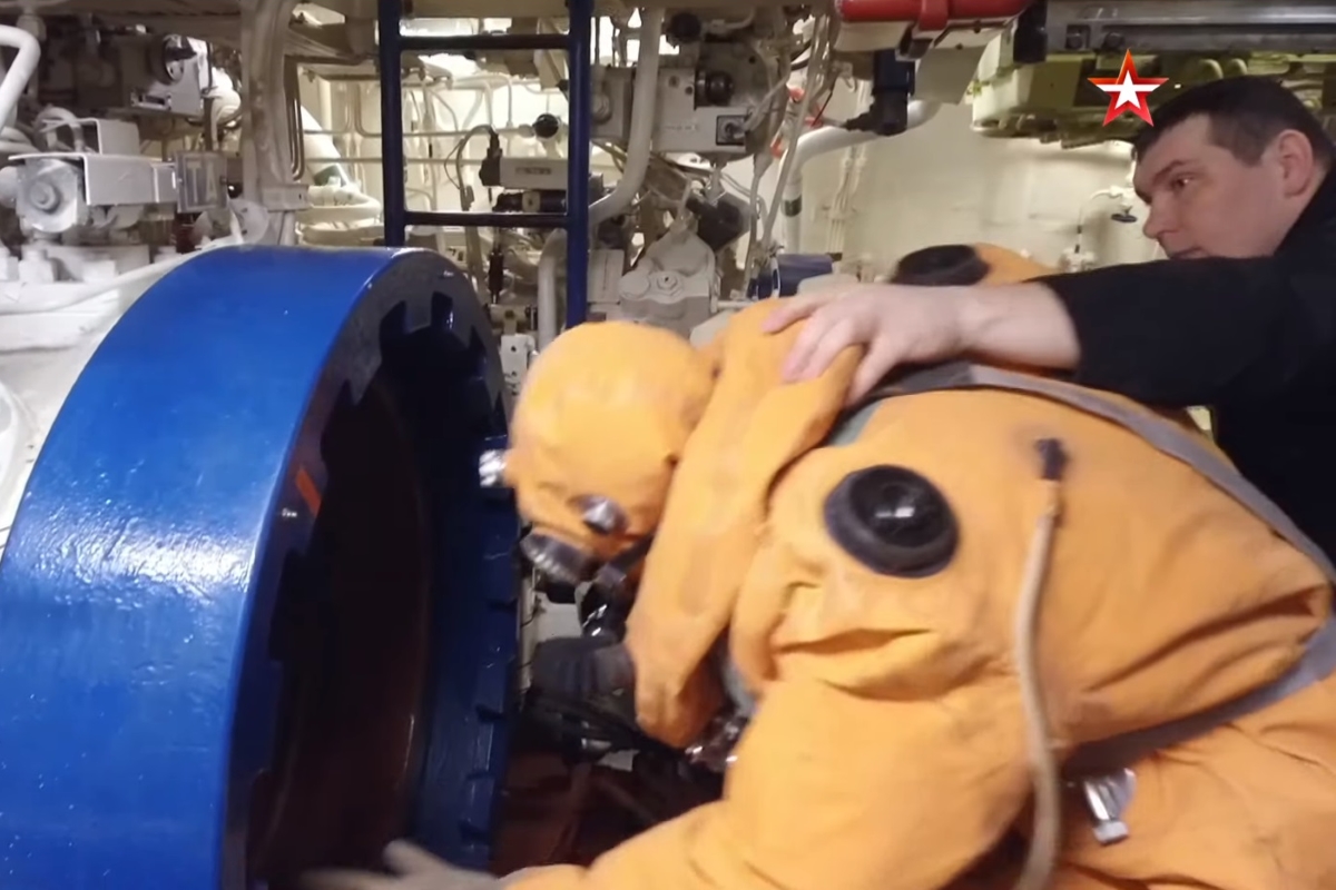 Опубликовано видео сложных учений на атомном подводном крейсере «Тверь»