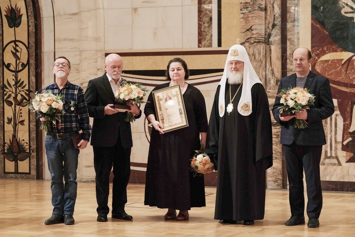 Патриарх Кирилл наградил регента хора Вознесенского собора Твери