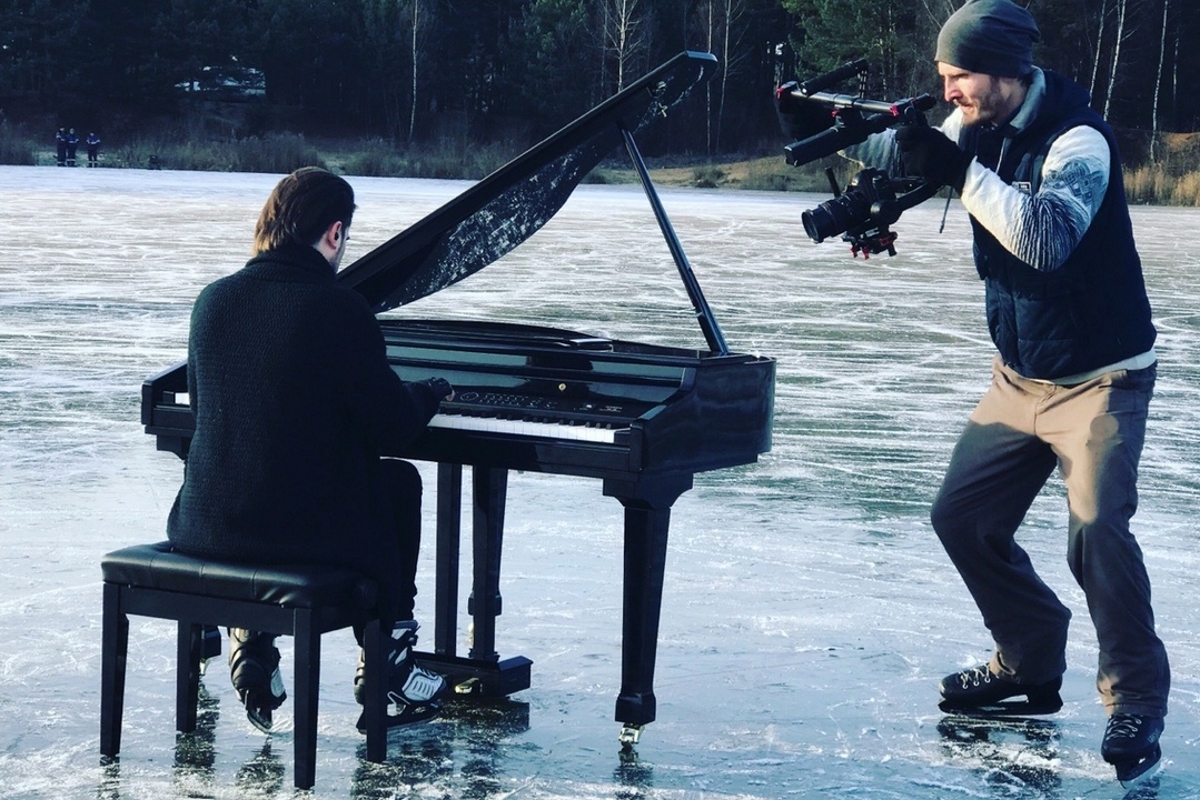 Рояль на льду: тверской пианист сыграл Вивальди на замёрзшем озере