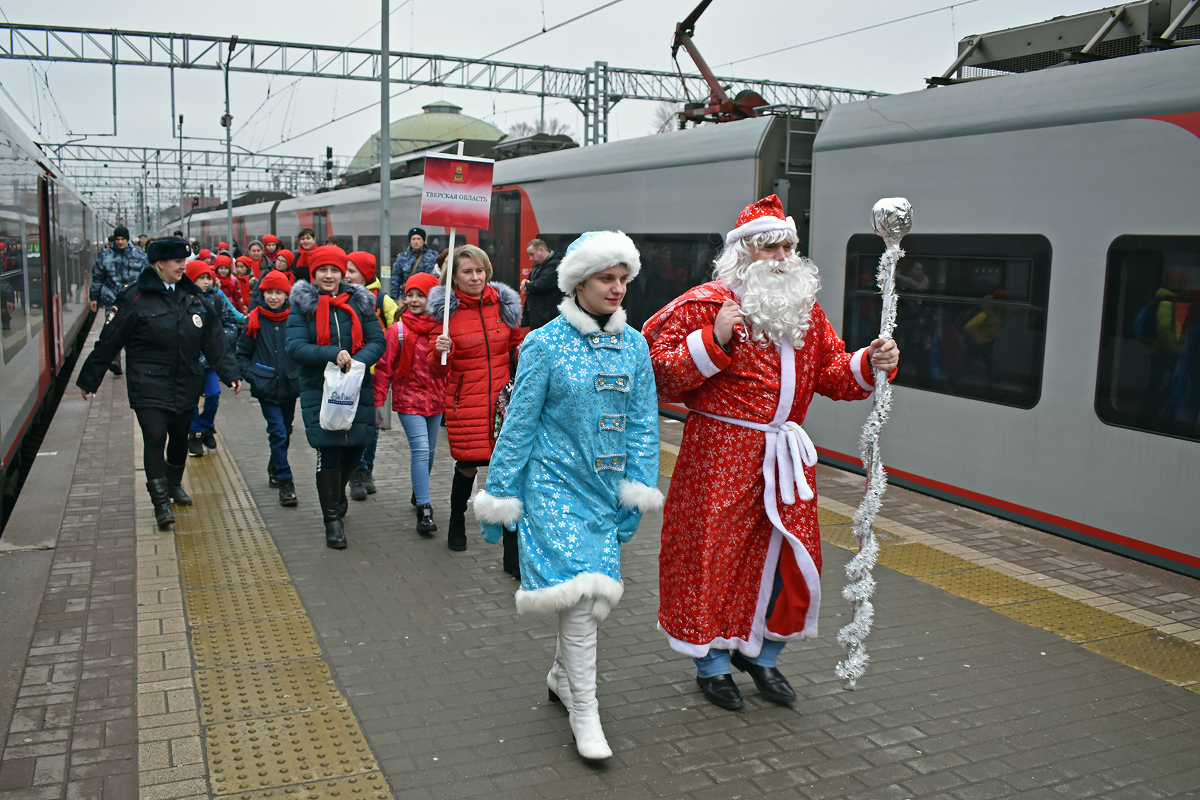 Детей из Тверской области доставили на Кремлевскую Ёлку в отдельном вагоне «Ласточки»