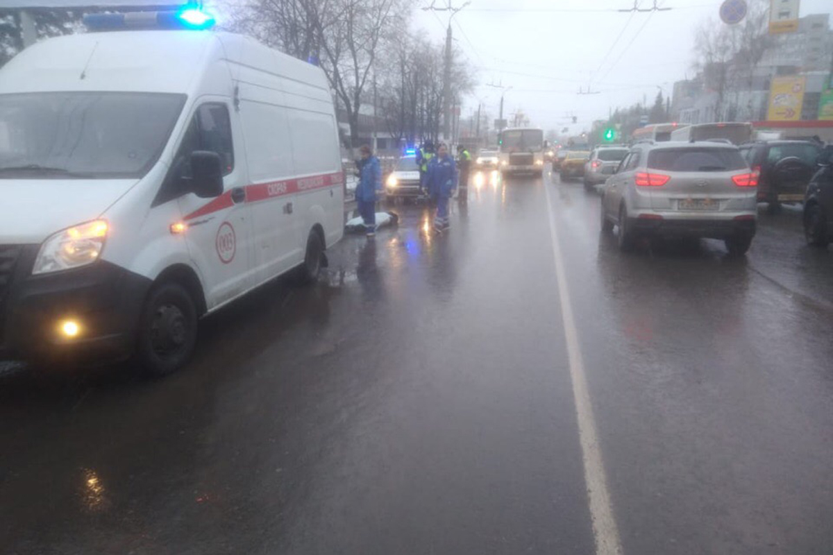Следователи разыскивают очевидцев смертельного ДТП на улице Коминтерна в Твери