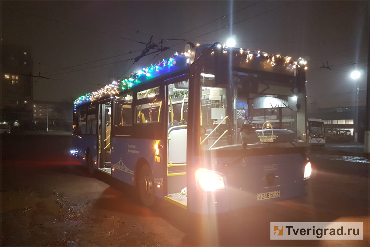 Новогодний автобус совершенно бесплатно начал возить тверичан по маршруту «Мамулино - Сахарово»