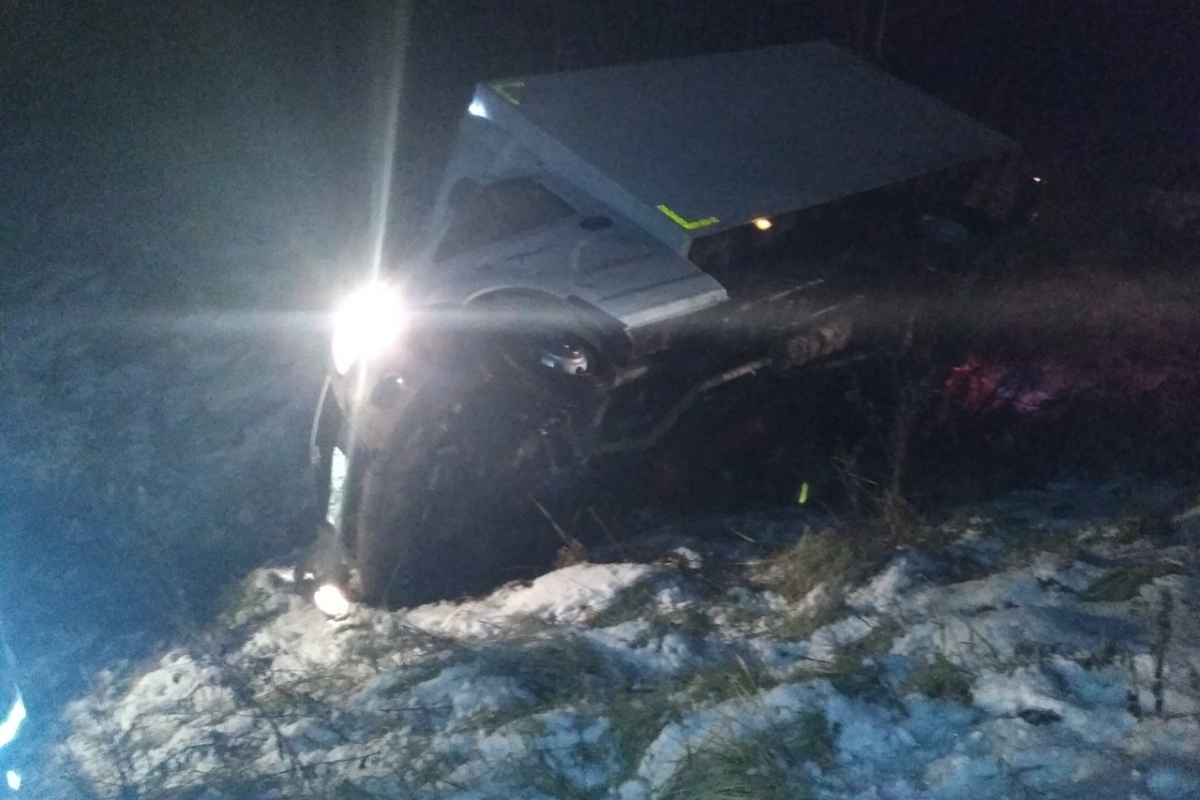 В Бежецком районе «ГАЗель» вылетела в кювет и перевернулась: водитель погиб