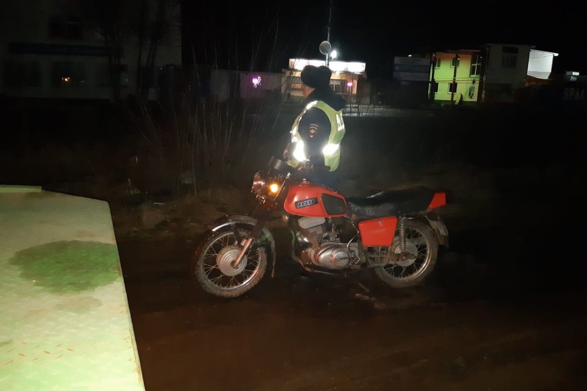 Гаишники поймали подростка, который без прав рассекал на мотоцикле по улицам Твери